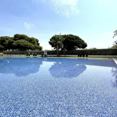 شقة Luxurycambrils Resort&spa