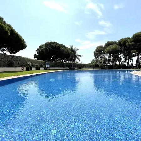 شقة Luxurycambrils Resort&spa *